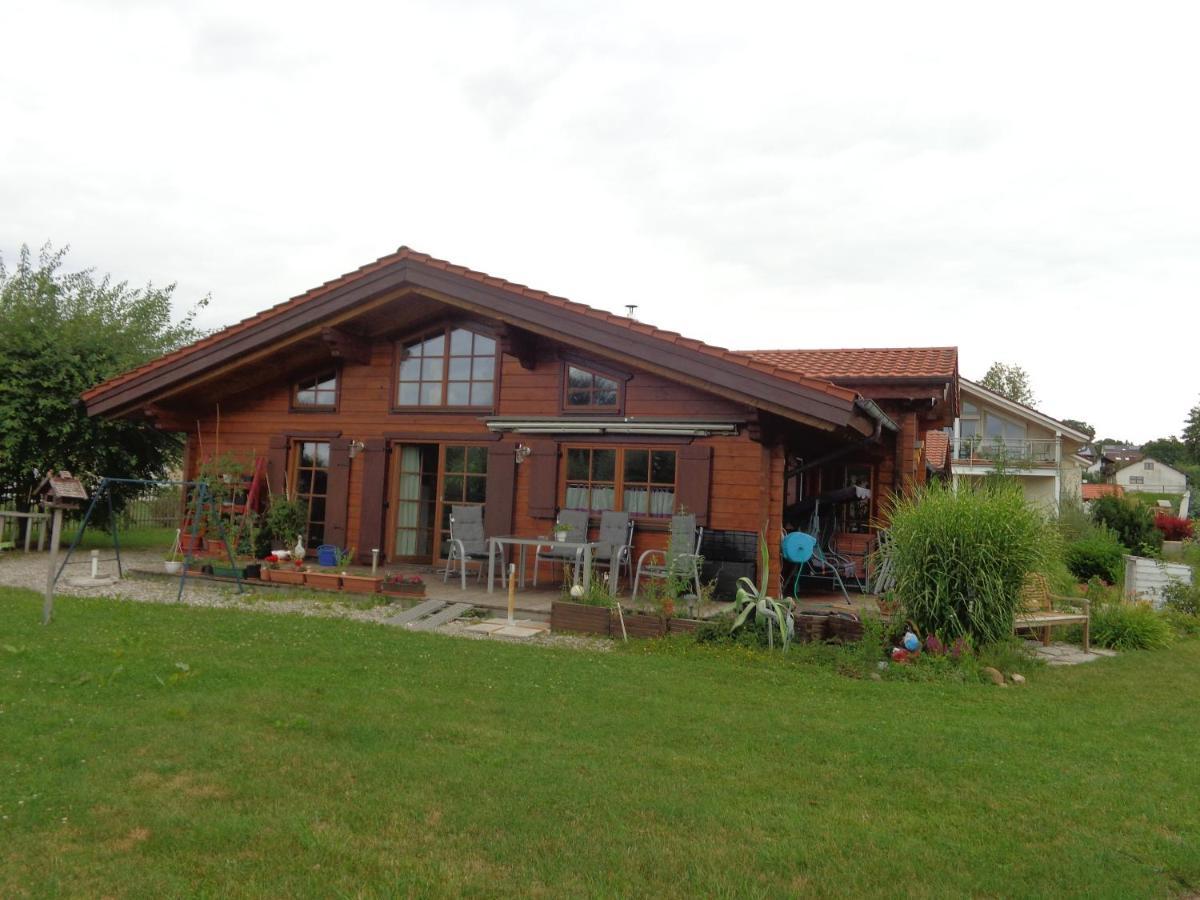 Barrierefreies Zimmer Im Blockhaus Mit Sauna Am See Soyen Exterior photo