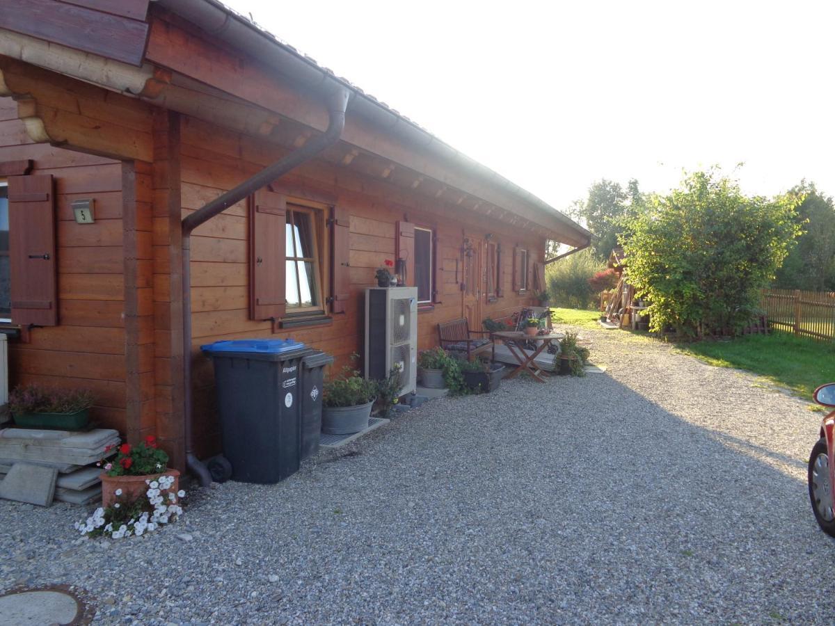Barrierefreies Zimmer Im Blockhaus Mit Sauna Am See Soyen Exterior photo